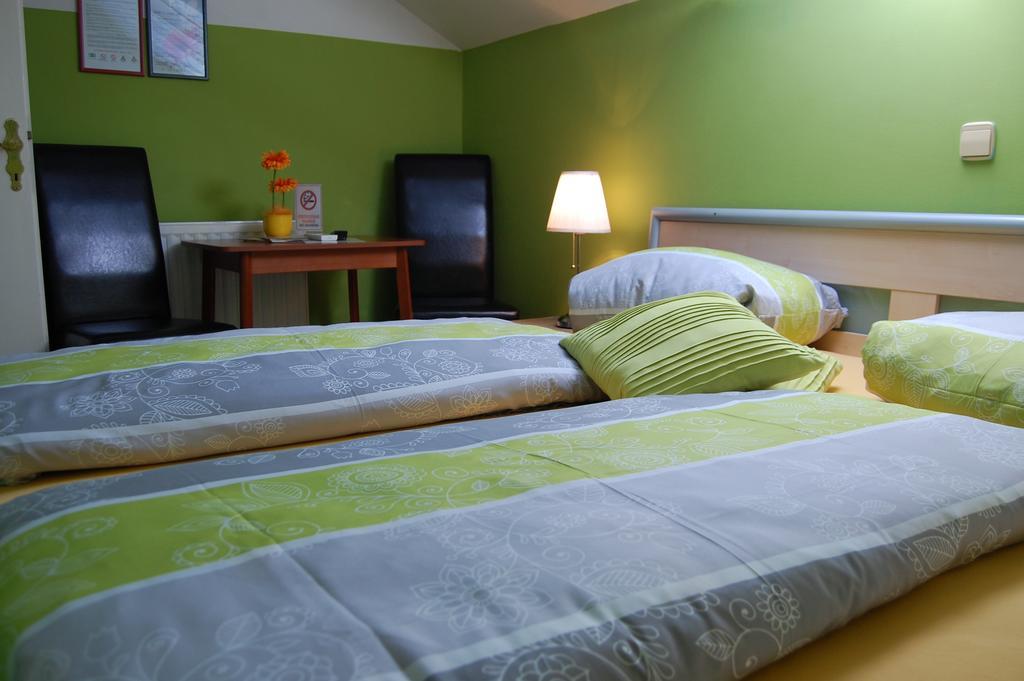 Rooms Hiša Divino Ptuj Kamer foto