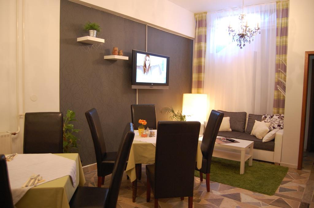 Rooms Hiša Divino Ptuj Buitenkant foto