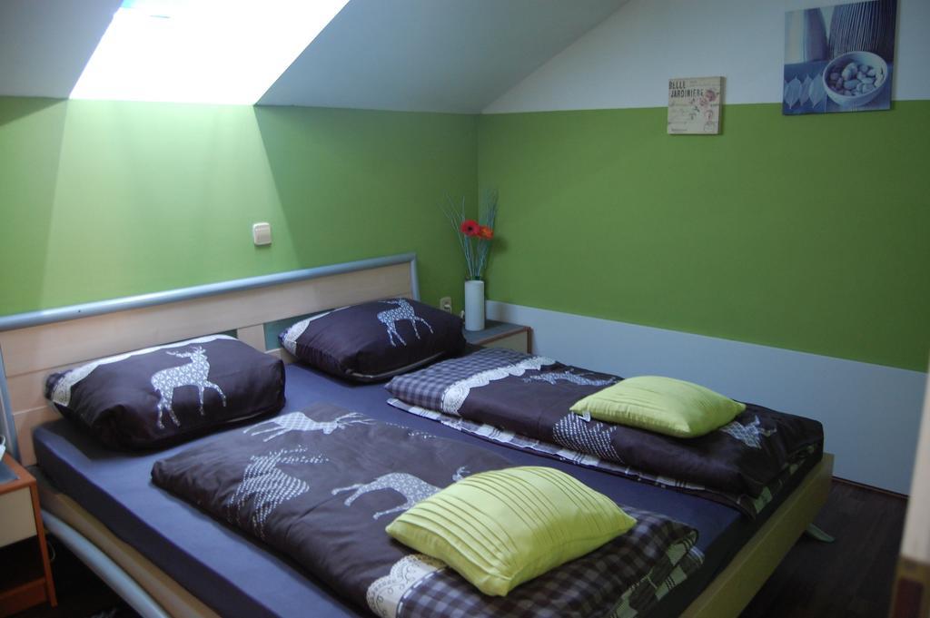 Rooms Hiša Divino Ptuj Kamer foto
