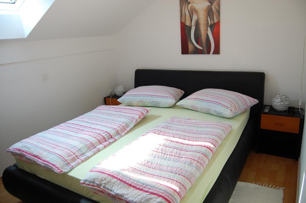 Rooms Hiša Divino Ptuj Kamer foto