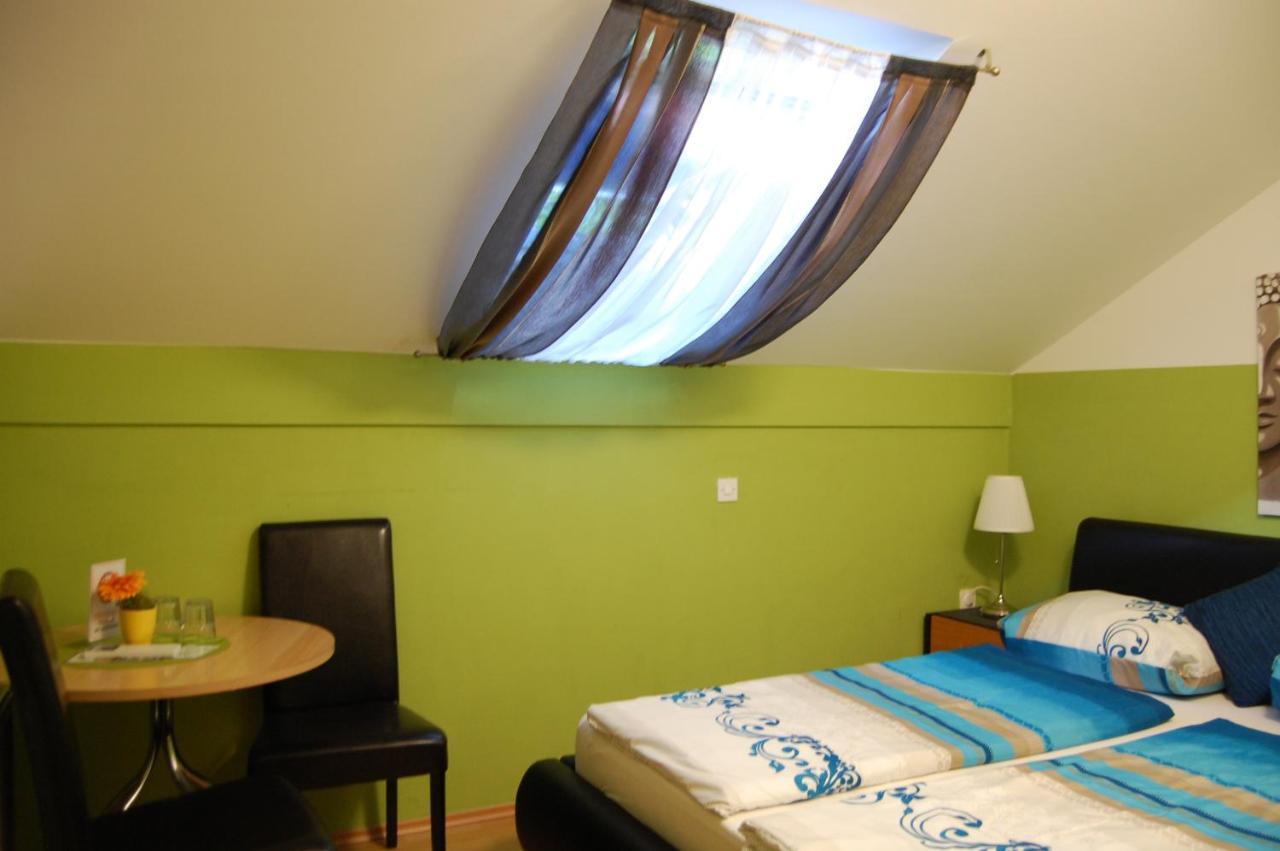 Rooms Hiša Divino Ptuj Buitenkant foto