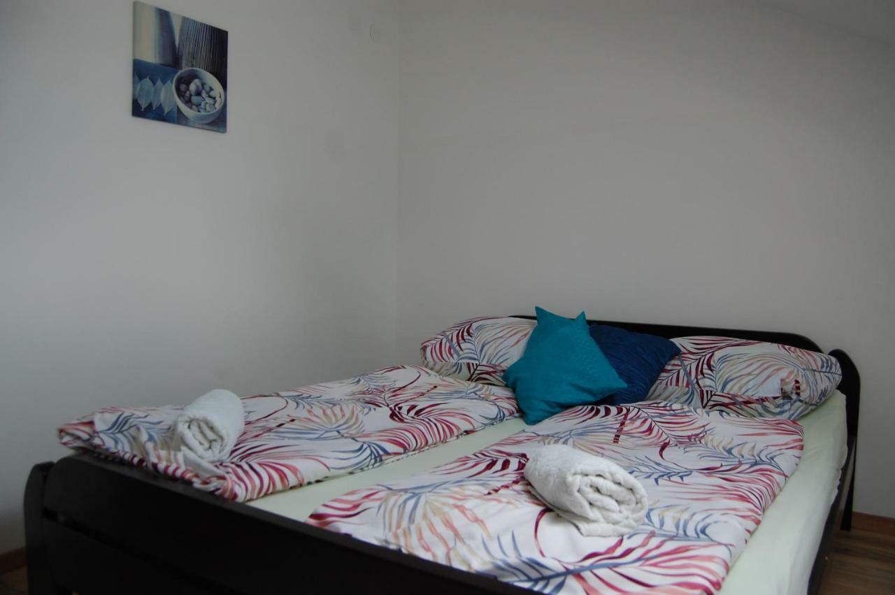 Rooms Hiša Divino Ptuj Buitenkant foto