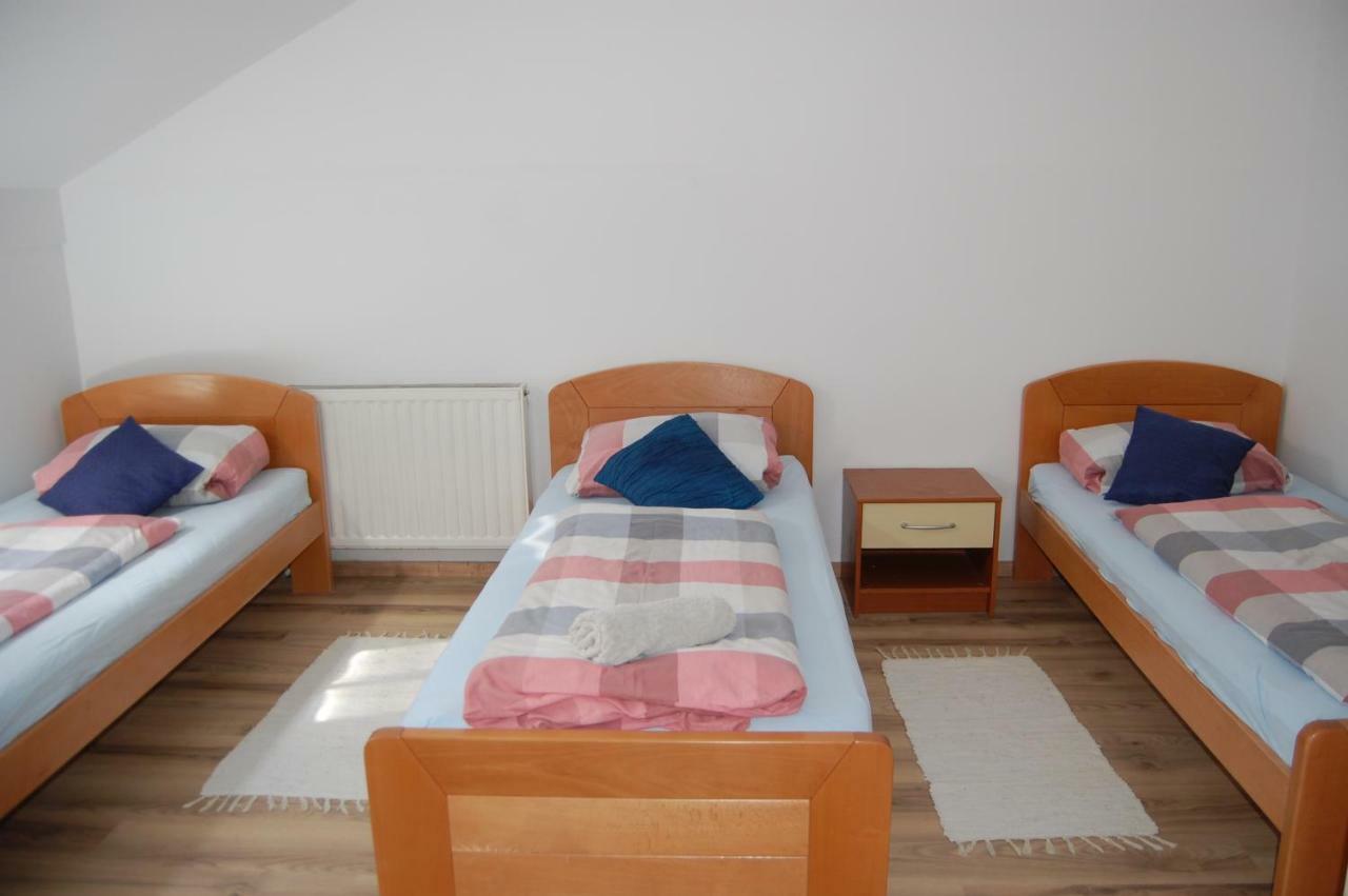 Rooms Hiša Divino Ptuj Buitenkant foto